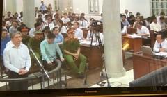 Bị cáo Nguyễn Xuân Sơn "bàng hoàng" khi bị cáo buộc tội "tham ô tài sản". (Ảnh: T.T)