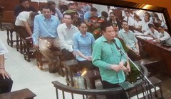 Hà Văn Thắm trong phần tự bào chữa chiều 19/9. (Ảnh chụp màn hình: X.T)