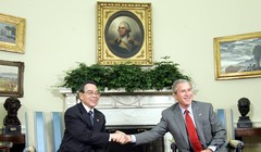 Thủ tướng Phan Văn Khải là Thủ tướng đầu tiên của nước Việt Nam thống nhất thăm chính thức Hoa Kỳ. (Ảnh: TTXVN)