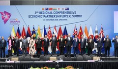 Các nhà lãnh đạo dự Hội nghị Cấp cao lần thứ 2 các nước tham gia đàm phán Hiệp định RCEP. Ảnh: VGP/Quang Hiếu