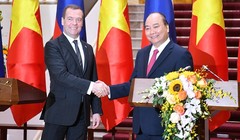 Thủ tướng Nguyễn Xuân Phúc và Thủ tướng Liên bang Nga Dmitry Medvedev - Ảnh: VGP/Quang Hiếu
