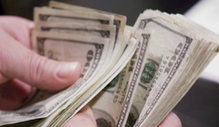 Sai lầm cần tránh khi tiêu tiền thưởng cuối năm