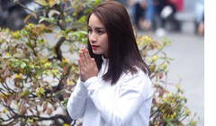 Nam thanh nữ tú đến chùa Hà xin thoát ế tăng đột biến vào Valentine.