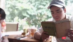 Anh Hắc Ngọc Trung.