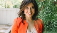 Chân dung chị gái tài năng của ông chủ Facebook