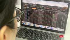 Nhà đầu tư cá nhân trong nước ồ ạt mở tài khoản chứng khoán