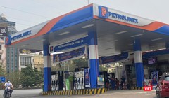 Giá xăng dầu sẽ giảm vào ngày mai (1/7) - Ảnh: HB