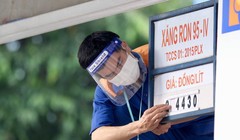 Giảm 4 lần liên tiếp, giá xăng về còn 25.600 đồng/lít