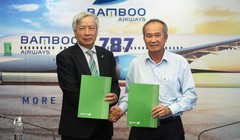 Ông Dương Công Minh (phải) và Chủ tịch HĐQT Bamboo Airways Nguyễn Ngọc Trọng