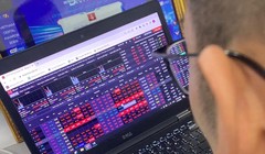 VN-Index giảm phiên thứ tư liên tiếp, EIB giao dịch thỏa thuận 'khủng' 81,2 triệu cổ phiếu