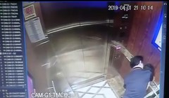 Hình cắt từ đoạn clip trong camera an ninh của tòa nhà chung cư Galaxy 