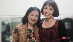 Diễn viên điện ảnh - NSND Trà Giang và con gái - nghệ sĩ piano Bích Trà trước buổi biểu diễn tối 26/5