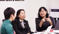 Nhà báo Hòa Bình (Tạp chí điện tử VietTimes), luật sư Trần Thị Ngọc Nữ và bác sĩ Nguyễn Lan Hải 