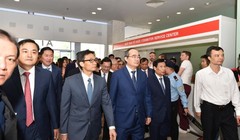 Phó Thủ tướng Vũ Đức Đam; Bộ trưởng Bộ Văn hóa, Thể thao và Du lịch Nguyễn Ngọc Thiện, Bí thư Thành ủy TP.HCM Nguyễn Thiện Nhân cùng lãnh đạo Sở Du lịch của 14 tỉnh thành phía Nam dự Ngày hội Du lịch TP.HCM 2019