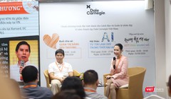 Cuộc đối thoại giữa ông Nguyễn Đức Tài – Chủ tịch HĐQT Thế giới di động và bà bà Nguyễn Trịnh Khánh Linh thu hút rất đông doanh nhân.