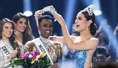 Tân Hoa hậu Hoàn vũ thế giới 2019 trong khoảnh khắc đăng quang 