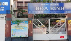Trường tiểu học Hòa Bình (Quận 1) đang đóng cửa trường, cho học sinh nghỉ để thực hiện vệ sinh, sát khuẩn (Ảnh: Hòa Bình) 