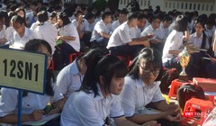 Học sinh trường THPT chuyên Lê Hồng Phong (Quận 5, TP.HCM) - Ảnh: Hòa Bình 