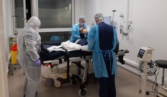 Bệnh viện dã chiến tại Pháp điều trị COVID-19 (Ảnh: France info)