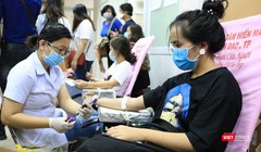 Tham gia hiến máu tình nguyện tại CLB Hành trình đỏ TP.HCM (Ảnh: TTBC) 