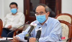 Bí thư Thành ủy Nguyễn Thiện Nhân nhấn mạnh yêu cầu các doanh nghiệp có nguy cơ rủi ro với COVID-19 buộc phải tạm dừng hoạt động (Ảnh: TTBC) 