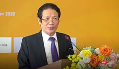 Thứ trưởng Hoàng Vĩnh Bảo, Chủ tịch Hội Xuất bản Việt Nam phát biểu khai mạc hội sách trực tuyến đầu tiên (Ảnh: Đăng Khoa) 