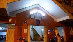 Lối vào Lô D chung cư Phạm Viết Chánh (Ảnh: Quang Định) 