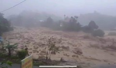 Cảnh sạt lở, lũ quét nghiêm trọng tại xã Phước Thành, san bằng khu đất và cuốn trôi toàn bộ 13 căn nhà cùng tài sản (Ảnh: QNO)