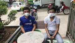 Bị can Phan Phi Hùng (áo xanh) và Phạm Thanh Hập. Ảnh: CAHS 