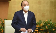 Thủ tướng Nguyễn Xuân Phúc chủ trì cuộc họp Thường trực Chính phủ với Ban Chỉ đạo quốc gia về phòng, chống dịch, đồng ý giãn cách một số khu vực (Ảnh: VGP) 