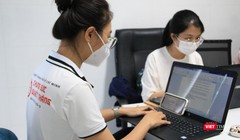 Lực lượng y tế xả thân phục vụ cộng đồng tại TP.HCM - Ảnh: HCDC