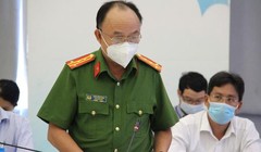 Đại tá Trần Văn Chính - phó giám đốc Công an tỉnh Bình Dương - phát biểu tại cuộc họp báo ngày 17-8 - Ảnh Tuổi Trẻ