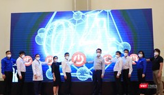 Chung tay cùng các vùng dịch vượt qua làn sóng dữ dội của COVID-19