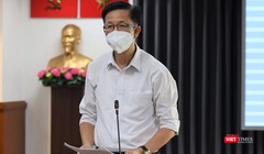 Phó Ban chỉ đạo Phạm Đức Hải thông tin về tình hình dịch bệnh. Ảnh: Linh Nhi