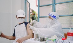 Học sinh trường Lương Thế Vinh ở TP.HCM được tiêm vắc xin ngừa COVID-19