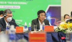 Ông Mai Hùng Dũng - Phó Chủ tịch thường trực tỉnh Bình Dương phát biểu tại hội nghị ngày 9/12/2021. Ảnh: HB