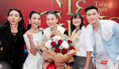 Nhiều sao trẻ tới chúc mừng Thanh Hằng ra mắt tiểu thuyết "Mẹ chồng" 