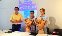 Từ trái qua: Ông Lê Hoàng Thạch - CEO Voiz FM, nhà văn Nguyễn Nhật Ánh và ca sĩ Phạm Đình Thái Ngân