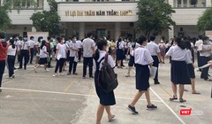 Thí sinh tham gia kỳ thi tuyển sinh lớp 10 - Ảnh: Thùy Nhung