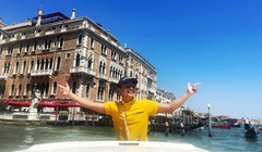 Diễn viên Hồng Đăng khoe hình đang đi du lịch châu Âu cách đây vài ngày. Ảnh: FBNV