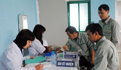 Người dân đi khám sức khỏe phát hiện bệnh sớm