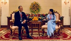 Bộ trưởng Bộ Y tế Nguyễn Thị Kim Tiến làm việc tại Campuchia.