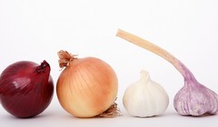 Hành và tỏi đã được chứng minh giúp chống lại ung thư vú hiệu quả.