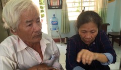 Bố mẹ của nữ bệnh nhân Trang nghẹn ngào khi tìm thấy con gái sau 2 năm lưu lạc.