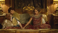 Gerda - người vợ bản lĩnh chấp nhận giúp đỡ chồng mình - Einer mà cũng là Lili - từng bước trên hành trình đi tìm bản nguyên giới tính.