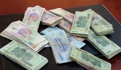 Bắt khẩn cấp thanh niên rao bán tiền giả trên Facebook