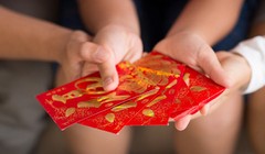 Những chiếc bao lì xì là thứ không thể thiếu trong dịp Tết