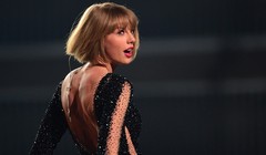 Taylor Swift có phần trình diễn sôi động tại Grammy năm nay - Ảnh: AFP