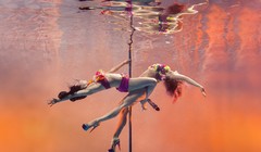 Mãn nhãn ngắm mỹ nhân múa cột dưới nước