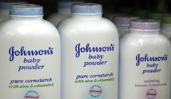 Johnson & Johnson bồi thường 72 triệu USD vì phấn rôm gây ung thư